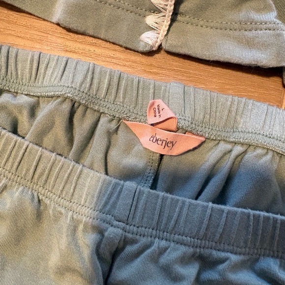 Eberjey Frida TENCEL™ Modal Shortie Short PJ Set Eucalyptus/Ivory Large - Picture 4 of 6